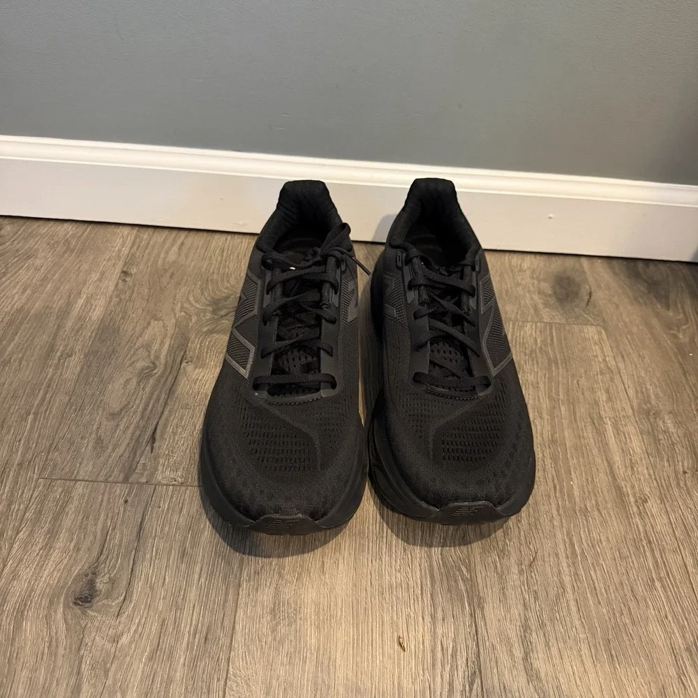 New Balance Fresh Foam X 1080v14 Mens 11 2E Black Running Shoes M1080K14 EUC